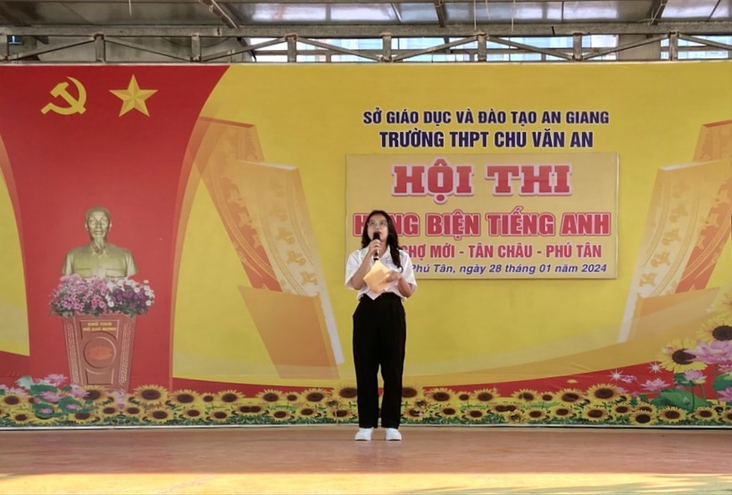 Các thí sinh thể hiện phần dự thi.