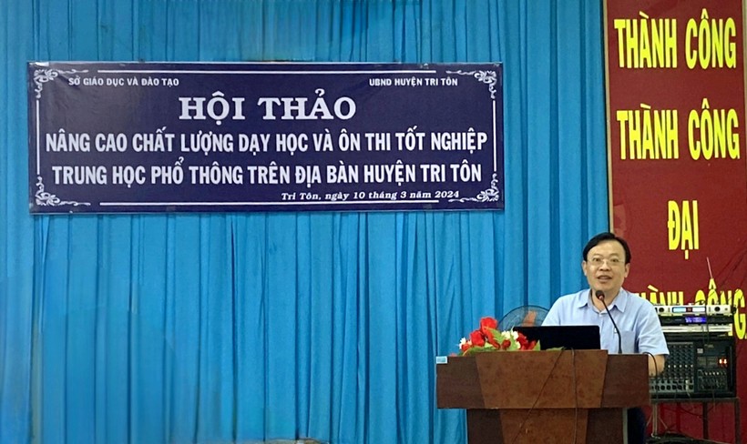 Ông Trần Tuấn Khanh - Phó Giám đốc Sở Giáo dục và Đào tạo An Giang phát biểu khai mạc Hội thảo.