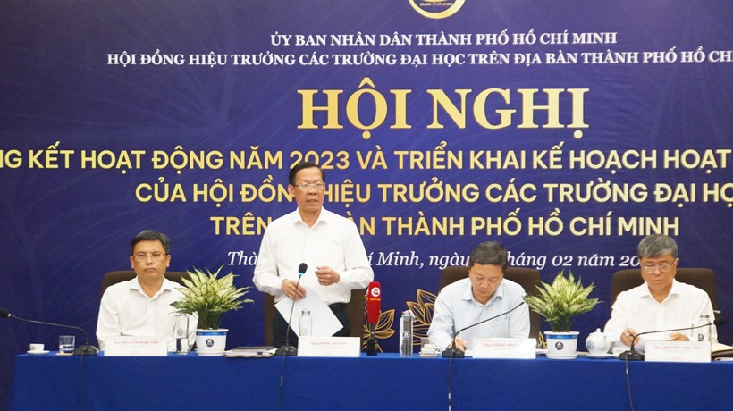 Ông Phan Văn Mãi phát biểu kết luận hội nghị. Ảnh: Mạnh Tùng