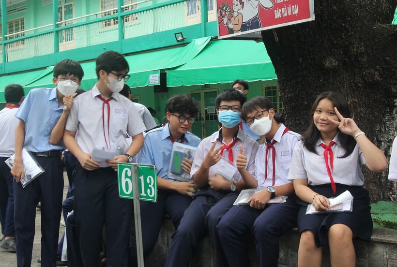 ‘Cân não’ chọn nguyện vọng vào lớp 10