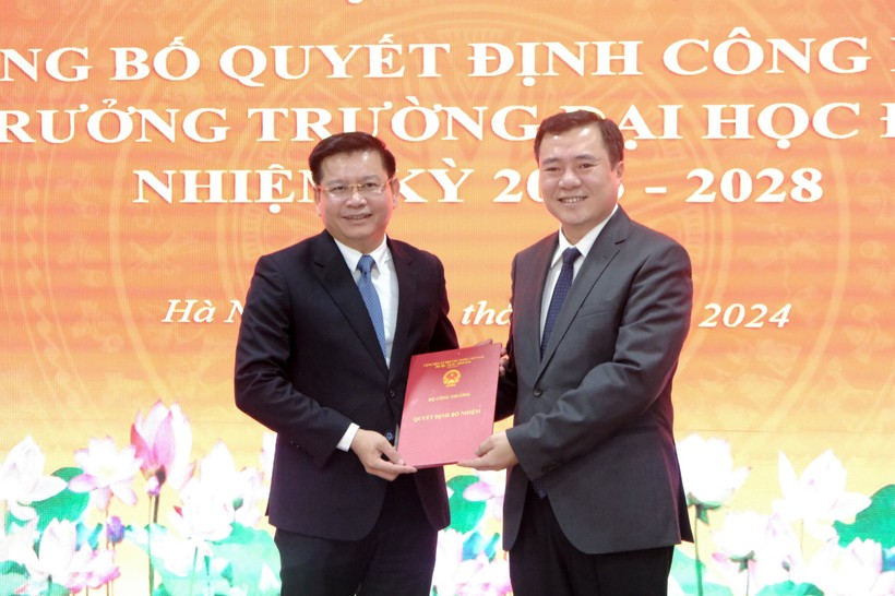 Công bố Quyết định Hiệu trưởng Trường Đại học Điện lực