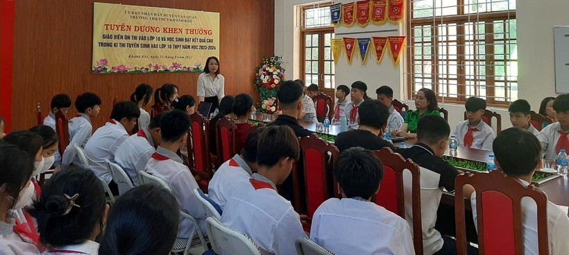 Giảm áp lực cho học sinh lớp 9