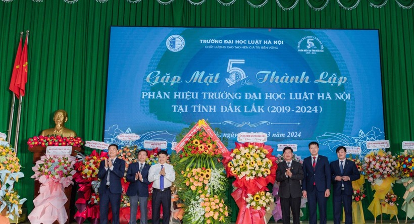 Phân Hiệu Trường ĐH Luật Hà Nội tại tỉnh Đắk Lắk kỷ niệm 5 năm thành lập