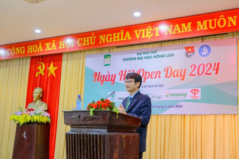 PGS.TS Nguyễn Hữu Văn – Phó Hiệu trưởng Trường ĐH Nông Lâm, ĐH Huế phát biểu tại ngày hội.