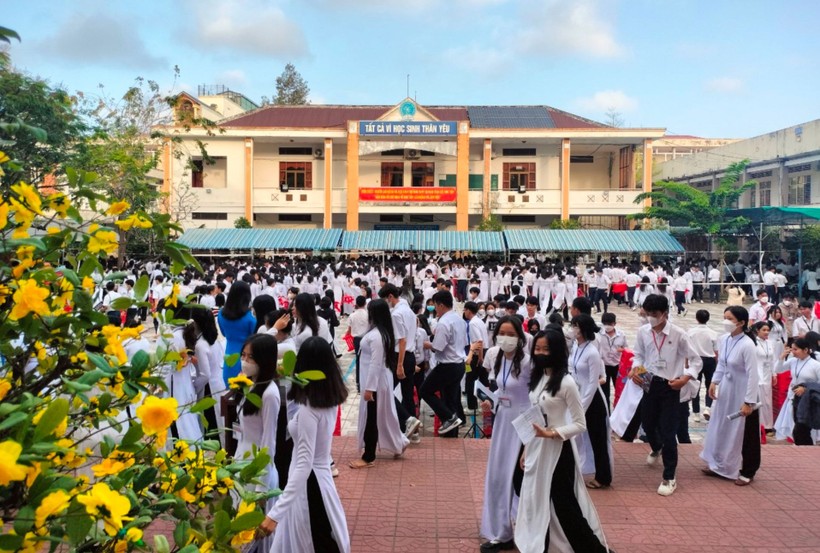 Sau Tết, học sinh Trường THPT Cà Mau (Cà Mau) đi học đầy đủ. Ảnh: Q. Mến